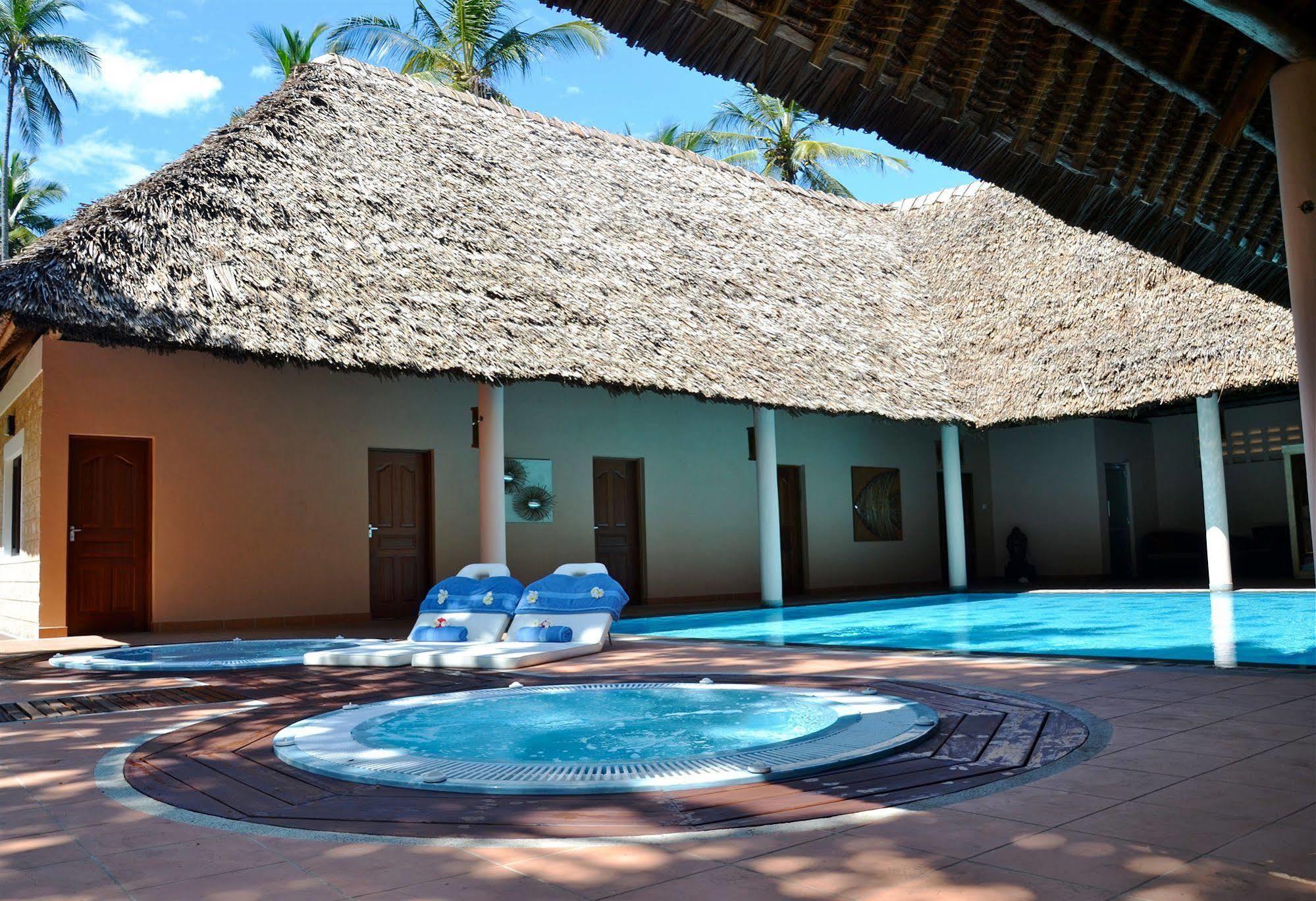 Neptune Village Beach Resort & Spa Galu Екстер'єр фото